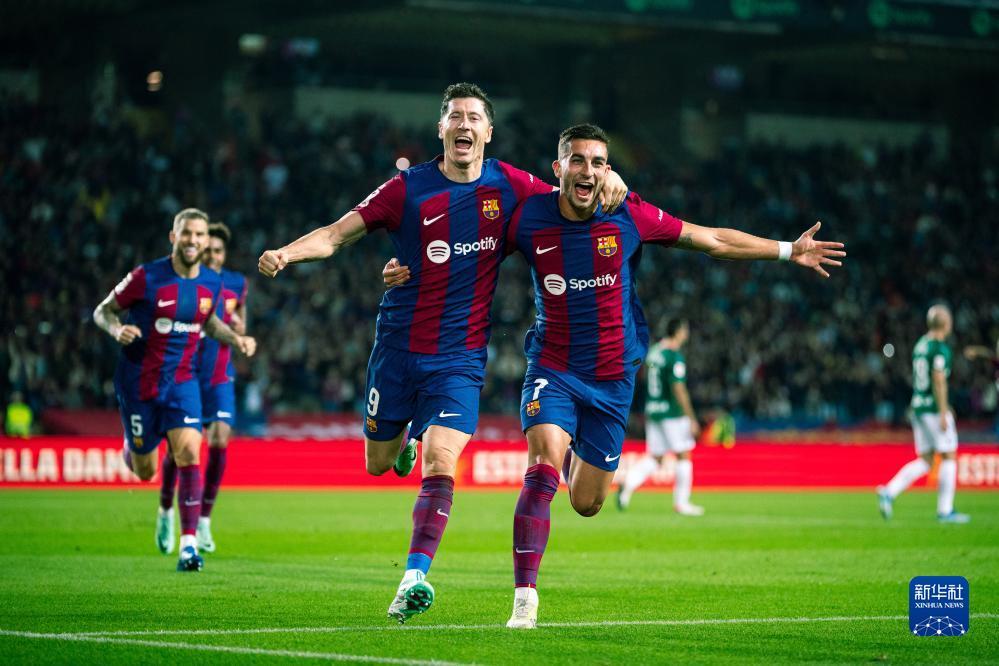 包括菲尼克 包括菲尼克