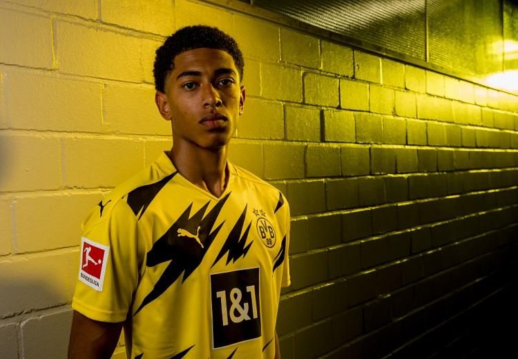 他以手递手 他以手递手